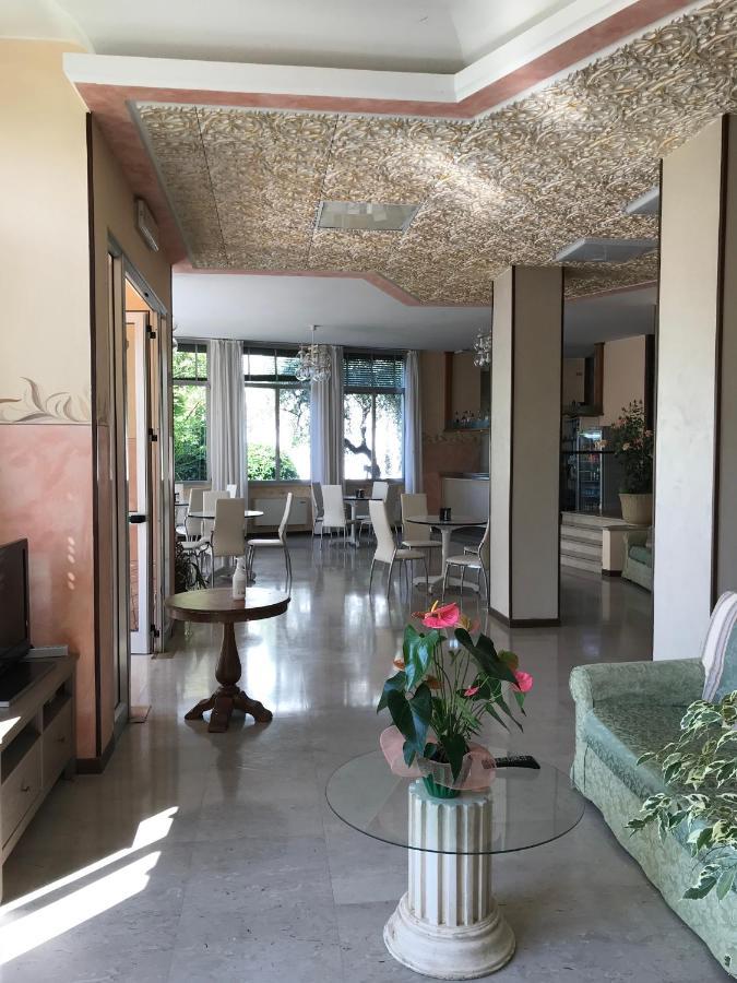 Albergo Villa Angela Toscolano Maderno Kültér fotó
