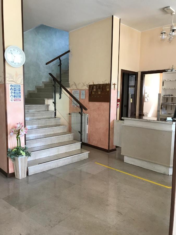 Albergo Villa Angela Toscolano Maderno Kültér fotó