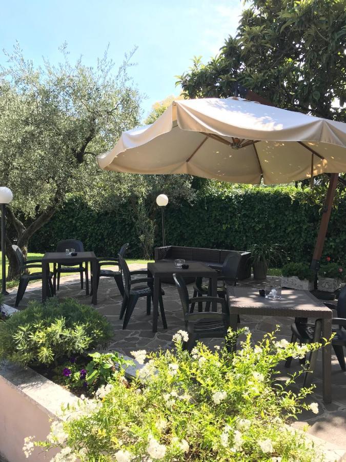 Albergo Villa Angela Toscolano Maderno Kültér fotó