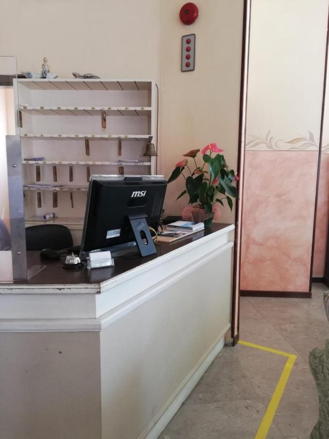 Albergo Villa Angela Toscolano Maderno Kültér fotó