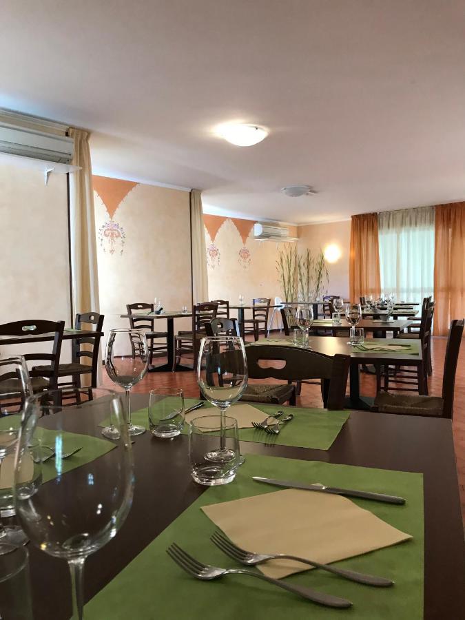 Albergo Villa Angela Toscolano Maderno Kültér fotó
