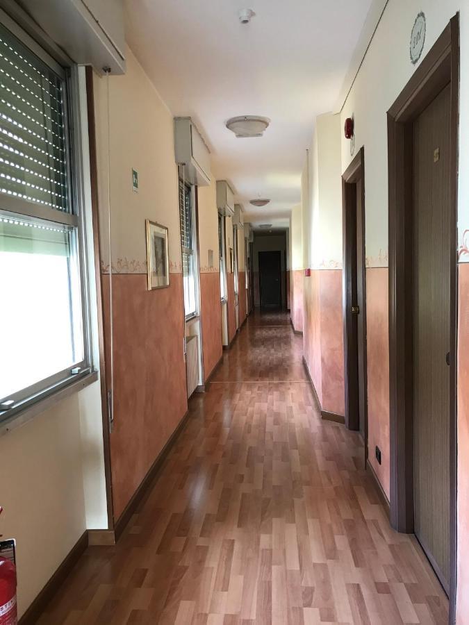Albergo Villa Angela Toscolano Maderno Kültér fotó