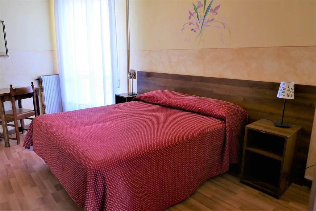 Albergo Villa Angela Toscolano Maderno Kültér fotó